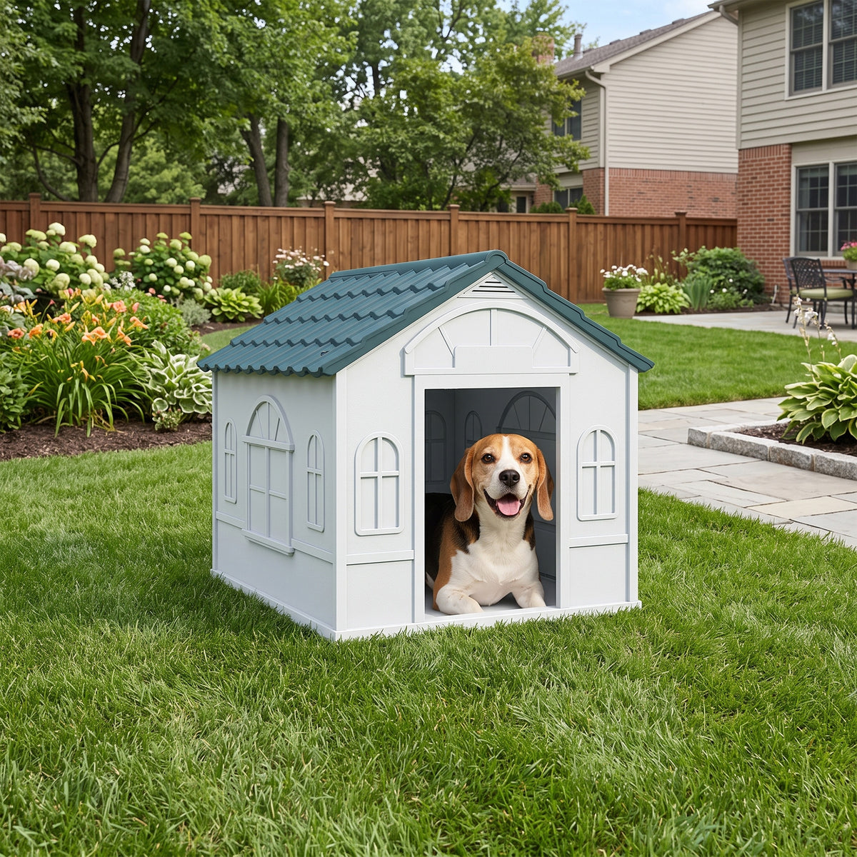 Plastic Weather-Resistant Dog House, for Indoors and Outdoors, Medium Dogs