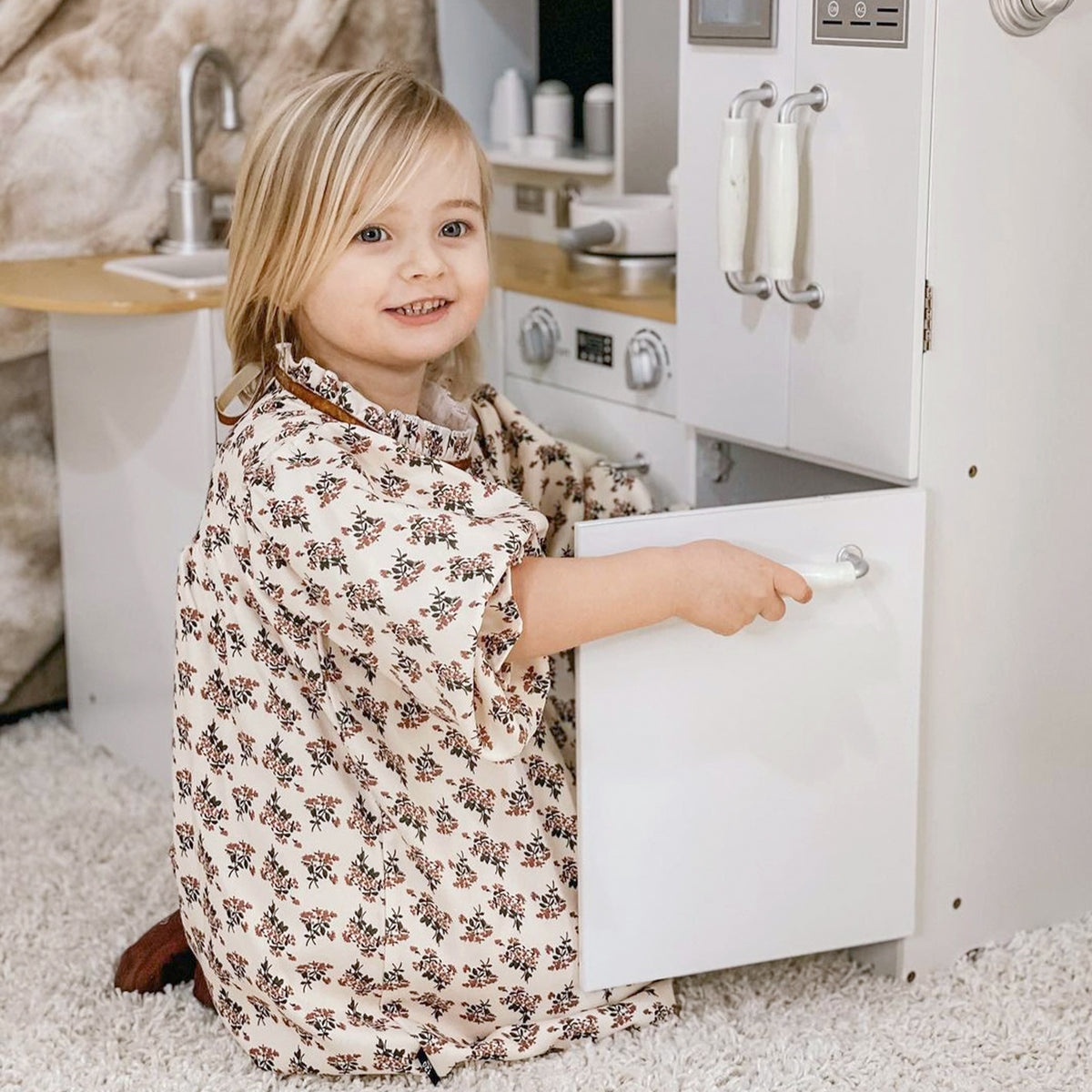 Kids Kitchen Playset, Large Pretend Role Play Kitchen, White